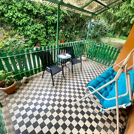 Grany'S Retro Guesthouse Near Budapest Airport فيتْشيش المظهر الخارجي الصورة