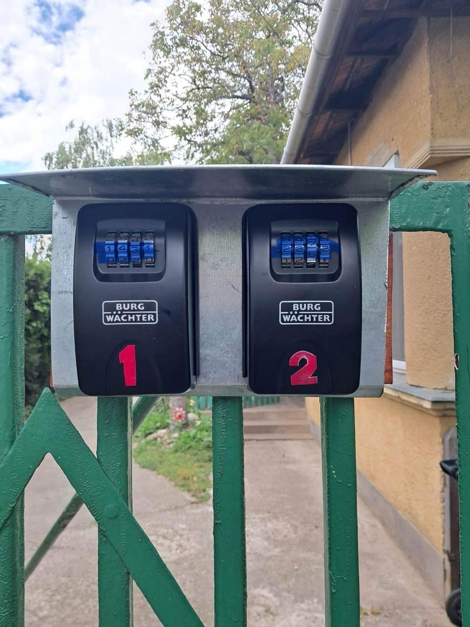 Grany'S Retro Guesthouse Near Budapest Airport فيتْشيش المظهر الخارجي الصورة